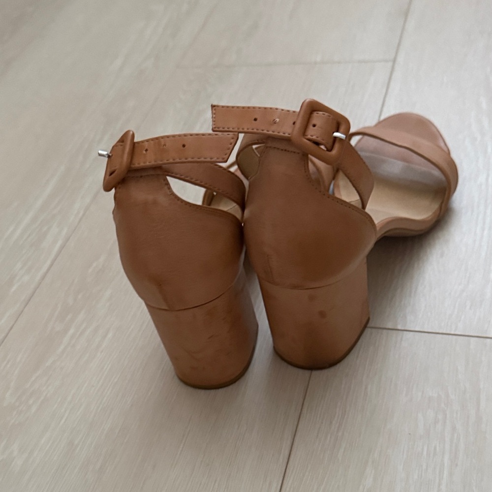 ✨ CL by Laundry Tan Ankle Strap Heels - Picture 7 of 10